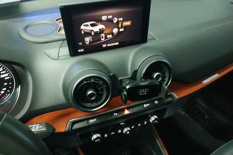 Used Audi Q2L 2018 35 TFSI Fashion Elegant Version China V Audio And AC Panel