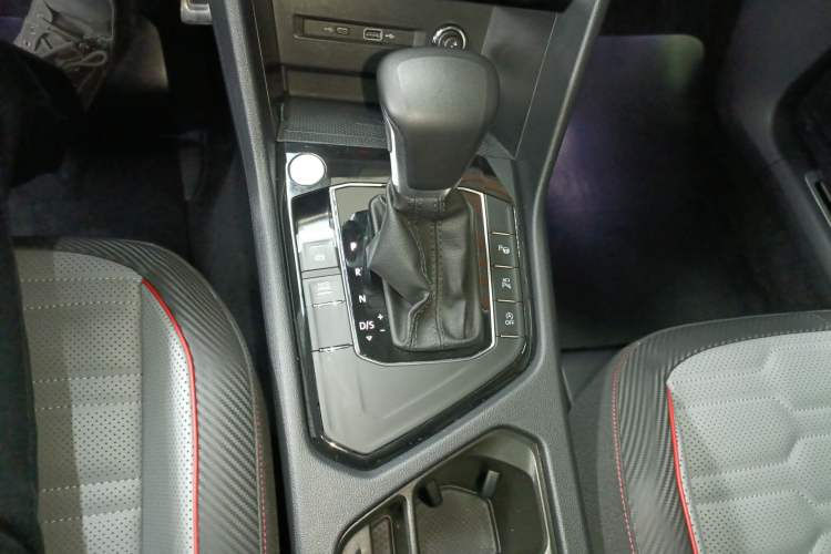 Used Volkswagen Tiguan L 2023 Restyled 330TSI Automatic Two-Wheel Drive R-Line Flagship Edition
