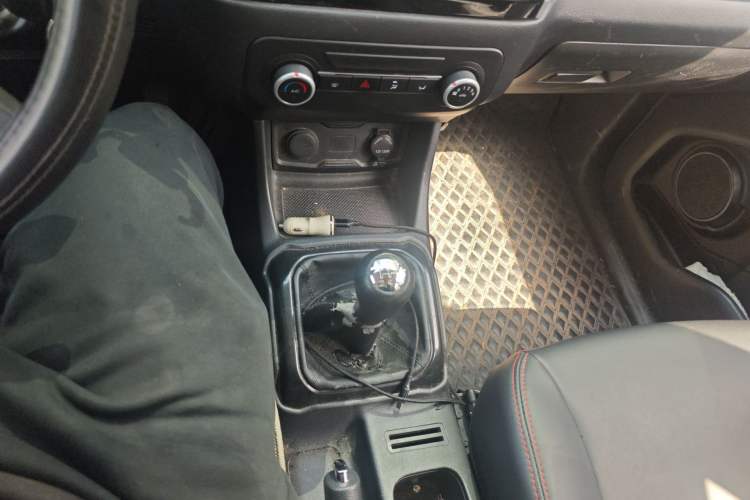 Used CHANGAN OSHAN X70A 2019 1.5L Manual Basic Version China VI Standard Gear Lever