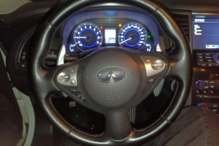 Used Infiniti QX70 2013 3.7L Standard Edition Steering Wheel