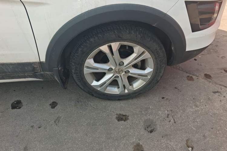 Used BAIC Senova X25 2015 1.5L manual Comfort trim level