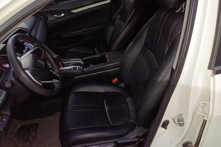 Used Honda Civic 2016 220TURBO CVT Luxury Edition
