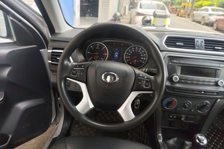 Used Great Wall Wingle 5 2020 2.0T Diesel Two-Wheel-Drive Elite Version Big Double Cab China VI Standard GW4D20M Steering Wheel
