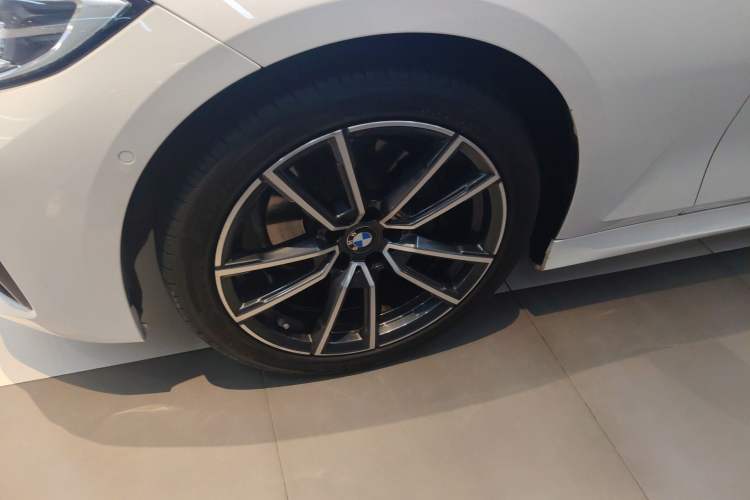 Used BMW 3 Series 2021 Restyled 325Li M Sport Package Exterior 4