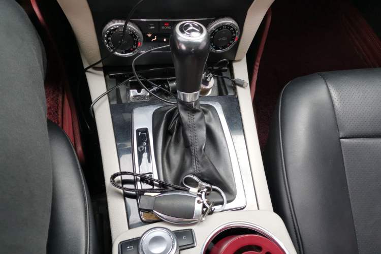 Used Mercedes-Benz GLK-Class 2011 GLK 300 4MATIC Luxury Model