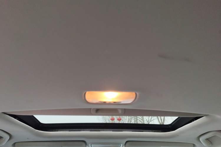 Used Honda CR-V 2015 2.4L two-wheel drive luxury version