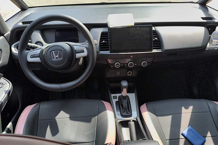 Used Honda Fit 2021 1.5L CVT Trend Edition Center Console