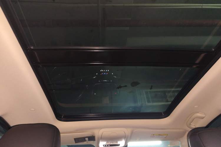 Used Cadillac XT5 2018 25T Luxury Model
