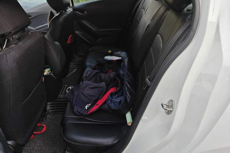 Used Mazda 3 Axela 2016 Sedan 1.5L Automatic Luxury Model
