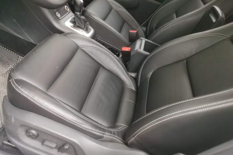 Used Volkswagen Tiguan 2017 300TSI Automatic Two-Wheel Drive Silk Road Comfort Edition Left Front Seat