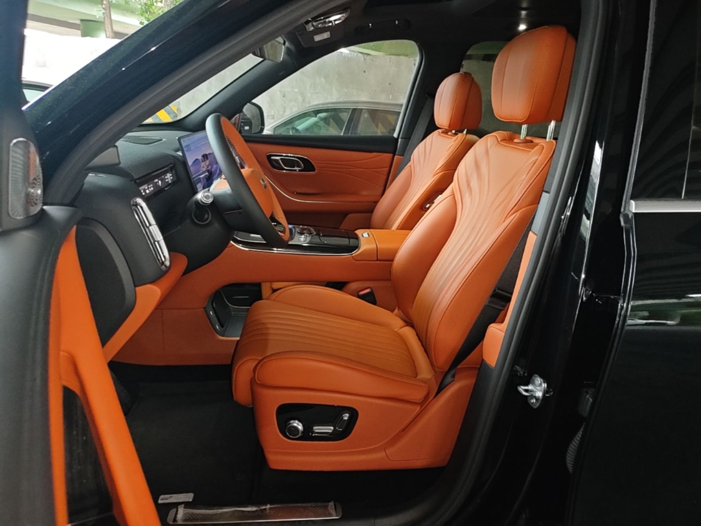 Geely Galaxy M9 2025 Model 210km Four-Wheel-Drive Leading Edition — снимка 17