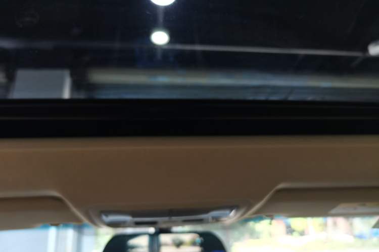 Used Toyota Camry 2015 Dual-Engine 2.5 HG Luxury Navigation Edition
