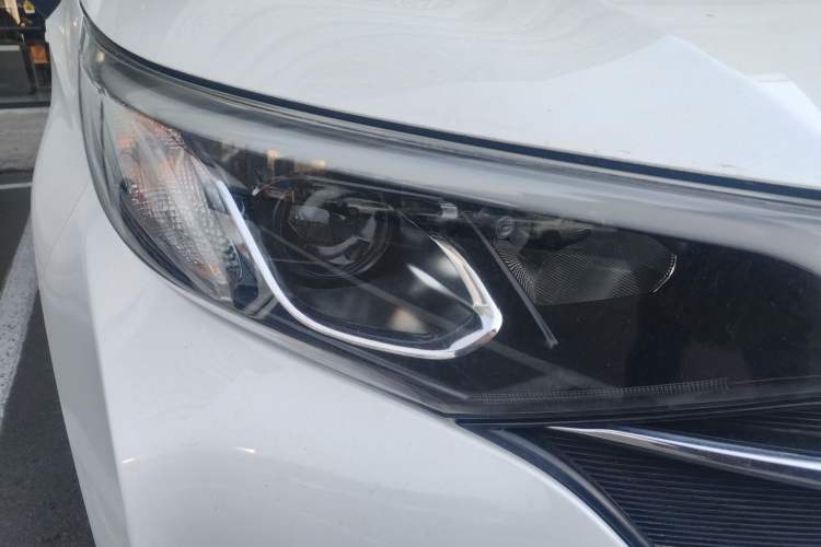 Used GAC Trumpchi M6 2019 270T DCT Luxury Edition (6-seater) China VI Right Front Headlight