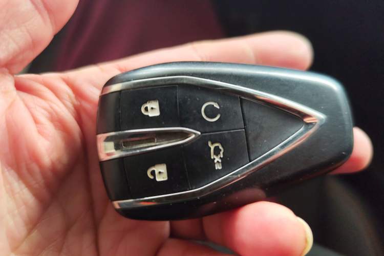 Used Changan UNI-V iDD 2023 Zhidian iDD 1.5T 113km Smart & Fun Version (Rapid Edition)