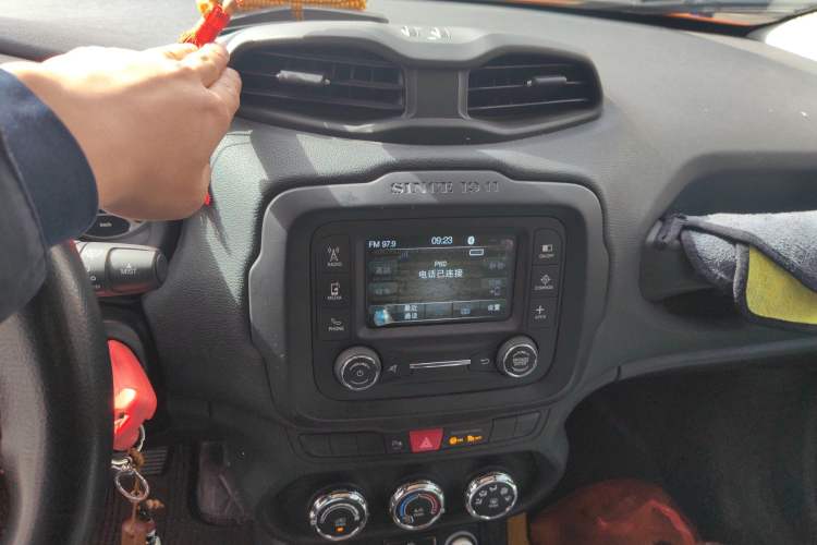 Used Jeep Renegade 2016 1.4T Automatic High-Energy Version
