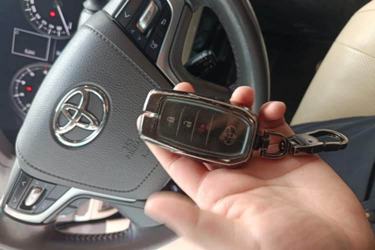 Used Toyota Land Cruiser  Vehicle Key
