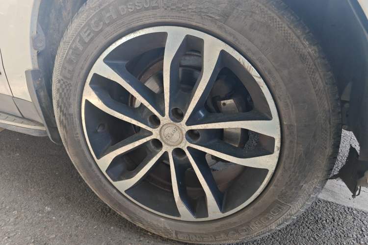 Used Zotye T600 2015 2.0T DCT Prestige Edition Right Front Wheel Hub