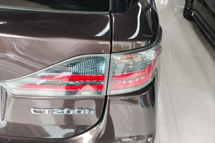 Used Lexus CT 2014 CT200h Elite Edition Monochrome Exterior 3