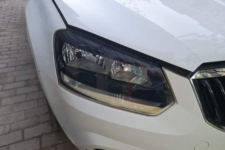 Used Skoda Yeti 2016 1.4TSI DSG Advanced Edition Right Front Headlight