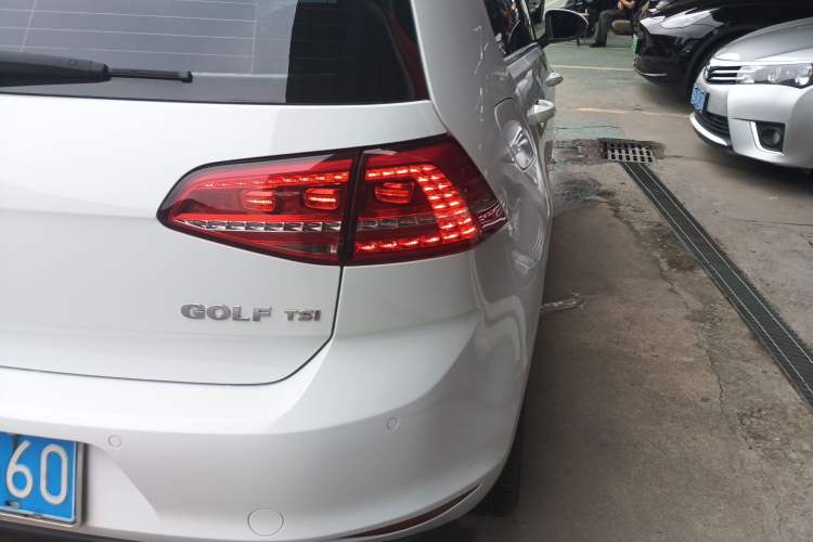 Used Volkswagen Golf 2016 230TSI Automatic Luxury Version