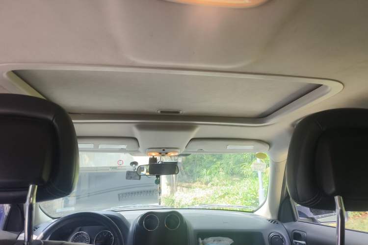 Used Jeep Patriot 2011 2.4 Luxury Edition Headliner