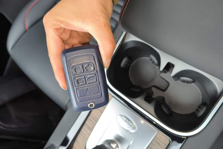 Used Land Rover Discovery Sport 2020 249 PS R-Dynamic Performance Edition