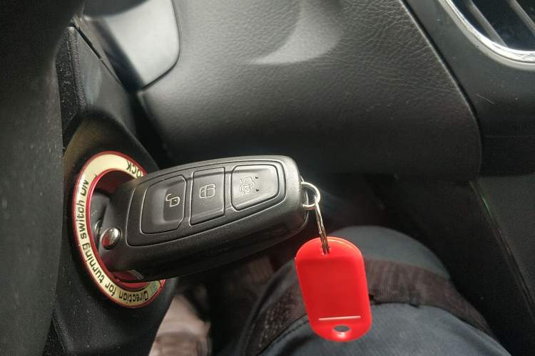 Used Ford Focus 2017 Hatchback 1.6L Automatic Fashion Edition Smart Drive Version Vehicle Key