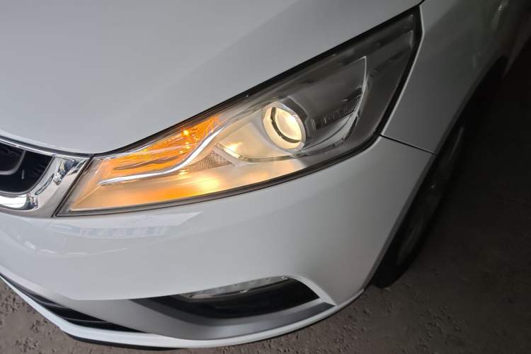 Used Geely Auto Emgrand GS 2016 Elegant Edition 1.3T Manual LingShang Model Left Front Headlight