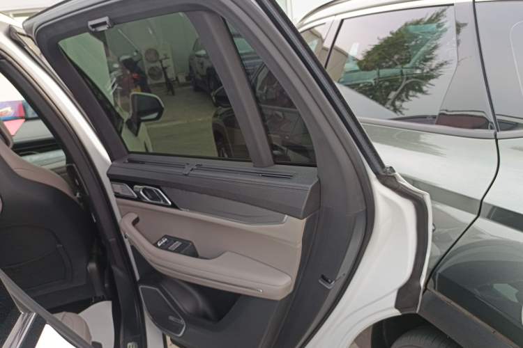 Used Lynk & Co 09 EM-P 2023 2.0TD EM-P Long-Range Version PM 7-Seater