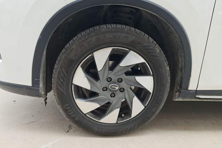 Used GAC Trumpchi GS4 2022 270T Automatic Smart Drive Navigation Edition Left Front Wheel Hub