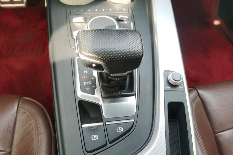 Used Audi A4L 2017 40 TFSI Fashion Model
