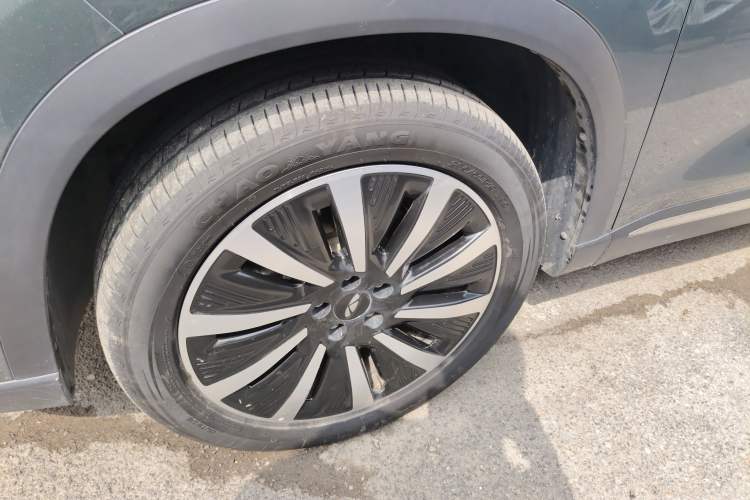 Used Chery Fengyun T8 2025 1.5T 130km Deluxe Version 5 Seats Left Front Wheel Hub