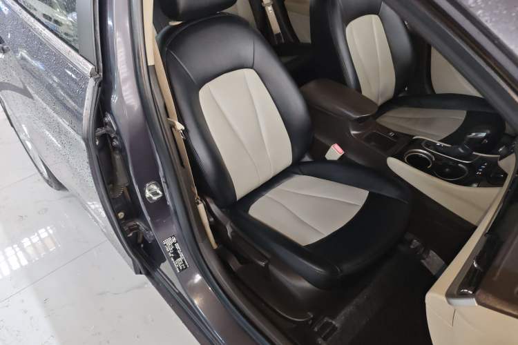 Used Buick Verano 2017 Sedan 15S Automatic Entry Model Right Front Seat