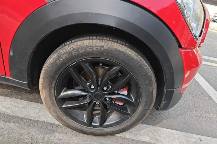 Used MINI Countryman 2011 1.6L COOPER Fun Right Front Wheel Hub