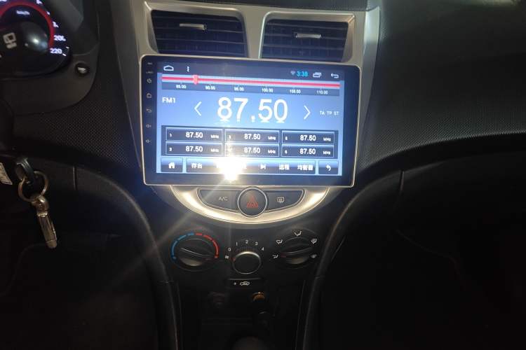 Used Hyundai Verna Ray 2014 1.4L Automatic GLX
