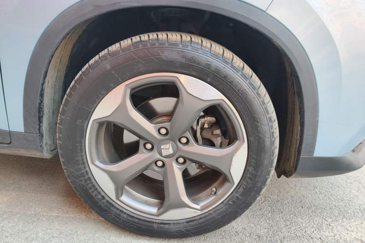 Used Baojun RM-5 2019 1.5T CVT 24-Hour Online Luxury Version 6 Seats Right Front Wheel Hub