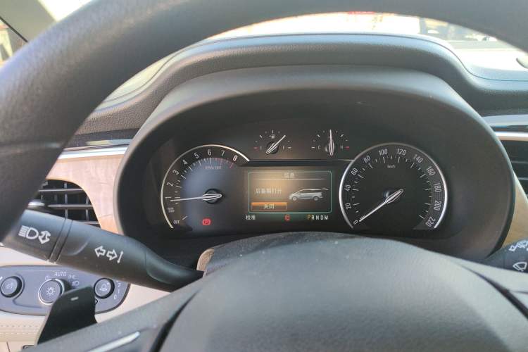 Used Buick GL8 2017 ES 28T Comfort Model China V Standard
