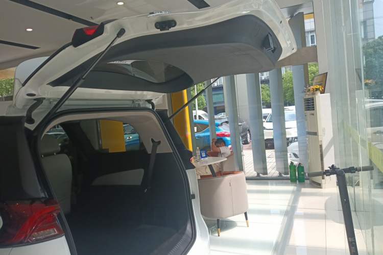 Used SAIC MAXUS Dajia 5 2022 430 km Elite Version 7-Seater