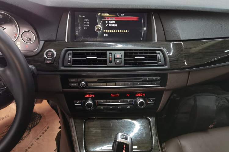 Used BMW 5 Series 2014 525Li Luxury Design Package
