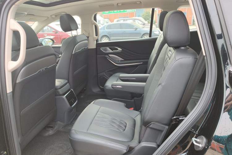 Used Hongqi HS7 PHEV 2024 2.0T PHEV Two-Wheel Drive Flagship Edition 6 Seats