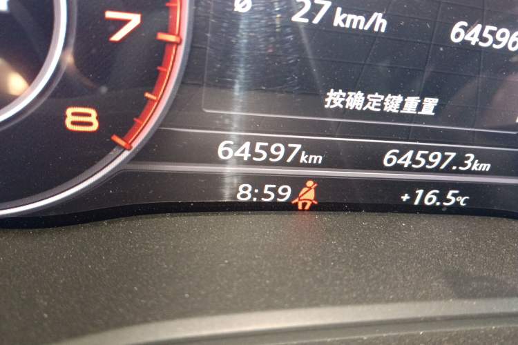 Used Audi A4L 2019 40 TFSI Fashion Edition China VI Emission Standard Odometer Close Up