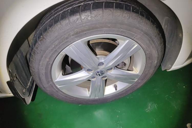 Used Volkswagen Lavida 2017 1.6L Automatic Fashion Edition
