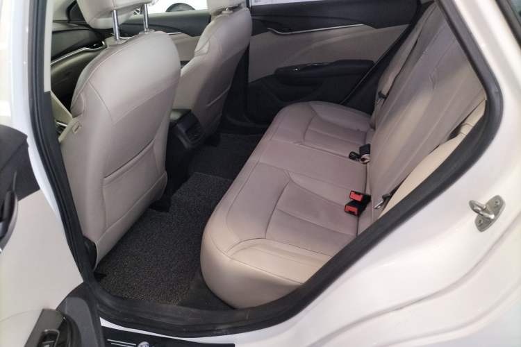 Used Buick GT 2019 15T Dual-Clutch Connected Elite Model China VI Left Rear Seat