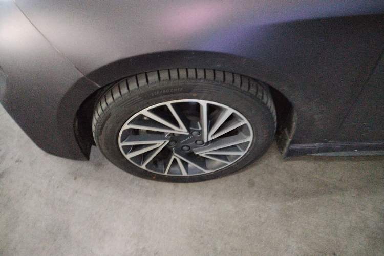 Used Lynk & Co 03 2022 1.5TD DCT JingPlus Left Front Wheel Hub