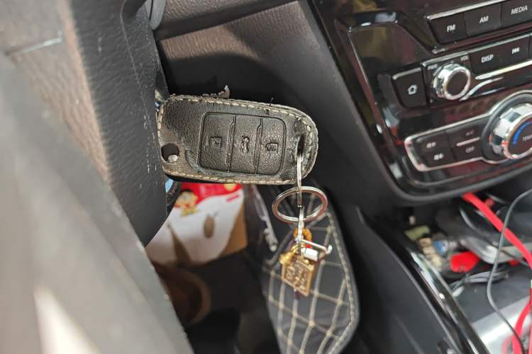 Used Changan Alsvin V7 2016 1.6L Manual Enjoyment Model China V Standard
