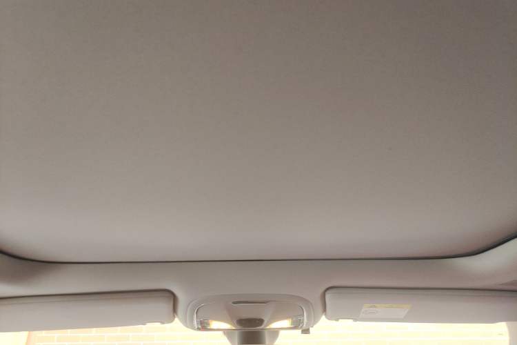 Used Jeep Cherokee 2019 2.0T Four-Wheel Drive Explorer Edition China VI Emission Standard
