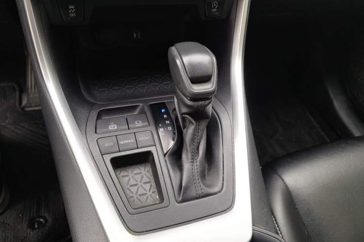 Used Toyota RAV4 2020 2.0L CVT Two-Wheel Drive Fashion Edition