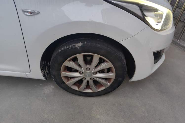 Used Hyundai Elantra (5th Generation / Langdong) 2016 1.6L Automatic Smart Version