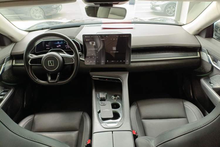 Used Zeekr 001 2022 Long-Range Dual-Motor WE Edition Center Console