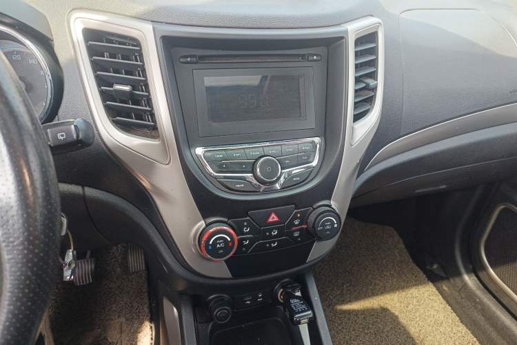 Used Changan CS35 2012 1.6L Manual Luxury Model China IV Standard
